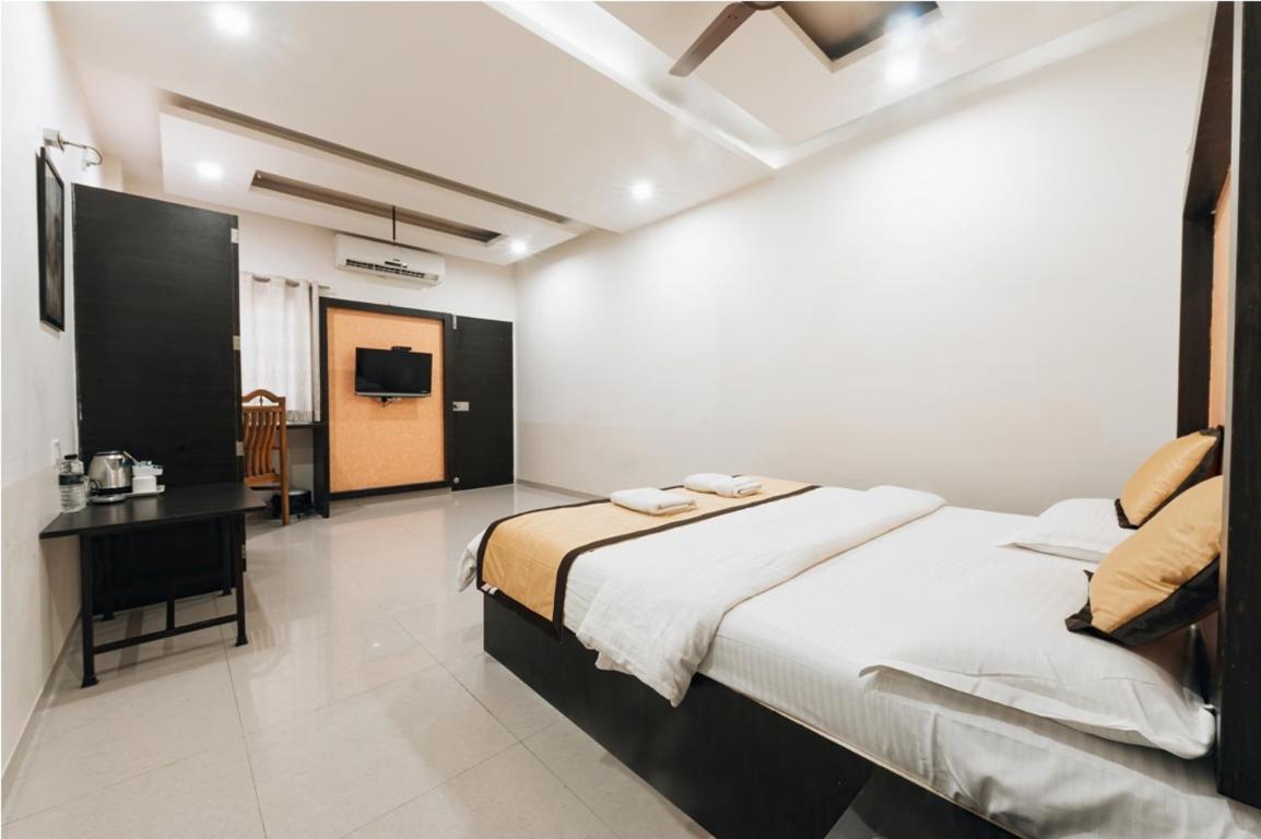 Hotel Krushna Inn Trimbak Ngoại thất bức ảnh